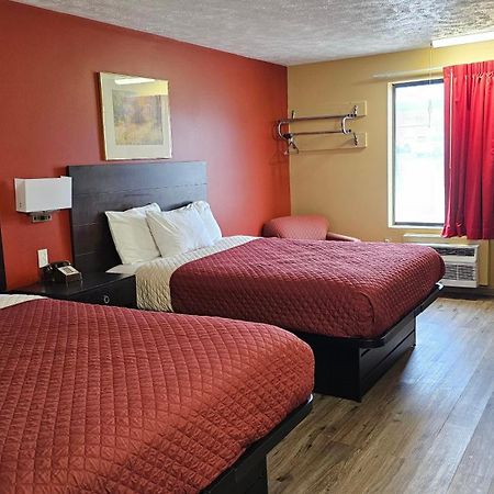 Budgetel Inn & Suites Fort Scott エクステリア 写真